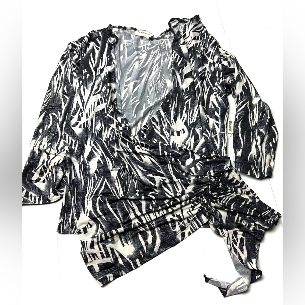 Vintage Tradition Sears Women’s 20 / 20W Floral Wrap Top Blouse Black White 90s